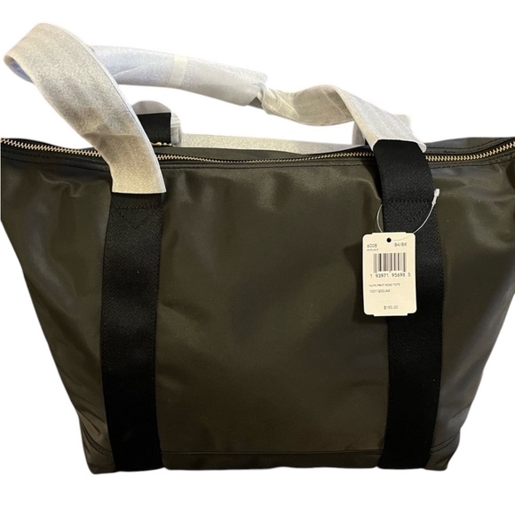 Coach Cargo Nylon Tote Bag in Black with Vintage Rose Interior. - Picture 6 of 6